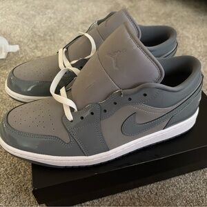 Nike Men's Gray and White Sneakers